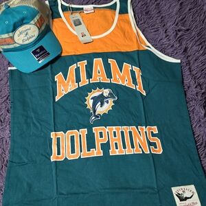 Miami Dolphins T-Shirt and cap